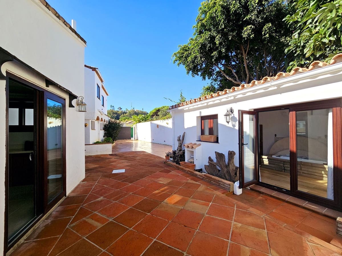 6 camera da letto Villa in vendita in Estepona con piscina garage - 1.200.000 € (Rif: 8633831)