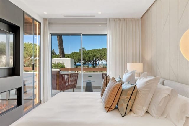 3 bedroom Apartment for sale in Los Monteros, Marbella with pool garage - € 2,250,000 (Ref: 8660807)