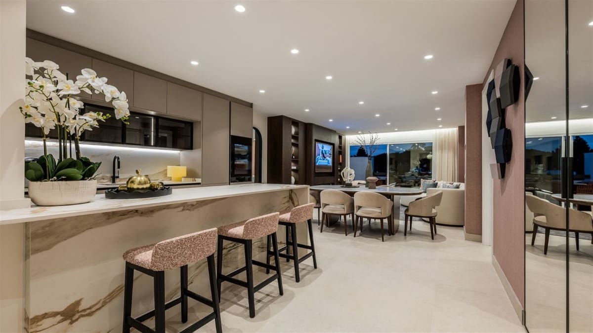 3 soveværelse Lejlighed til salg i Los Monteros med swimmingpool garage - € 2.250.000 (Ref: 8660807)