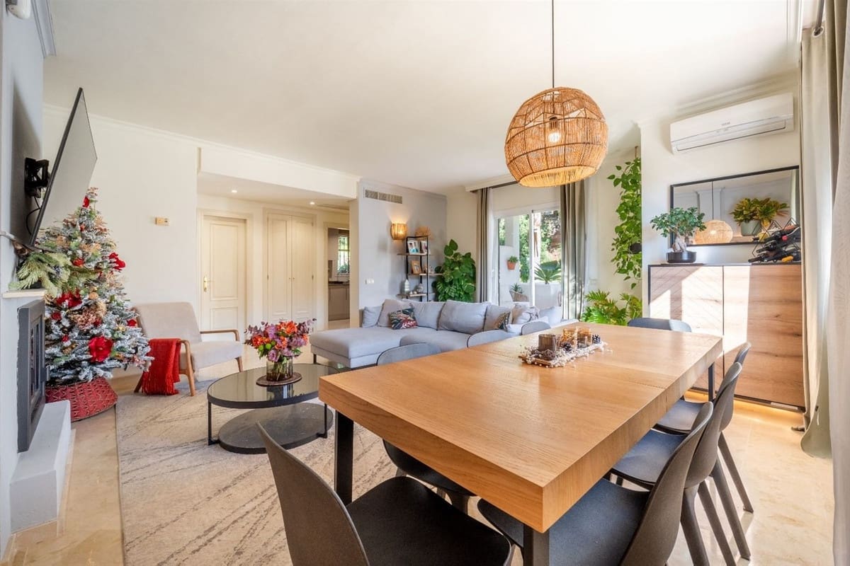 3 soveværelse Lejlighed til salg i La Quinta med swimmingpool garage - € 583.500 (Ref: 8722582)