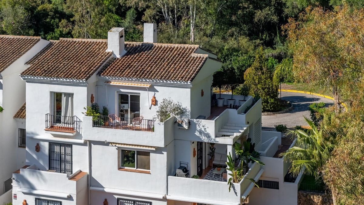 3 soveværelse Lejlighed til salg i La Quinta med swimmingpool garage - € 583.500 (Ref: 8722582)