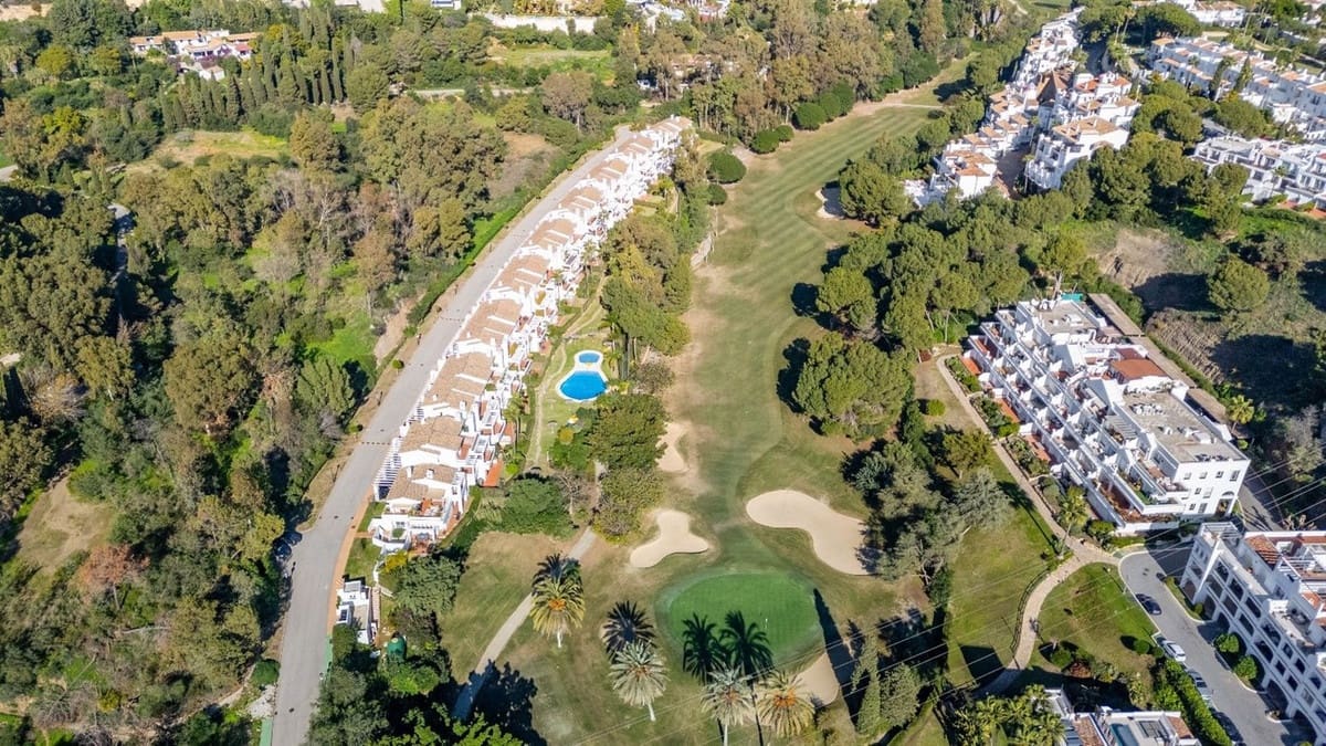 3 soveværelse Lejlighed til salg i La Quinta med swimmingpool garage - € 583.500 (Ref: 8722582)