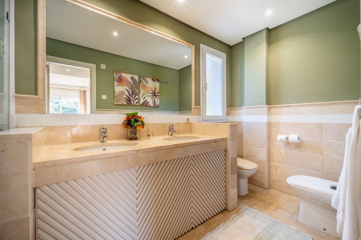 3 soverom Leilighet til salgs i La Quinta med svømmebasseng garasje - € 583 500 (Ref: 8722582)