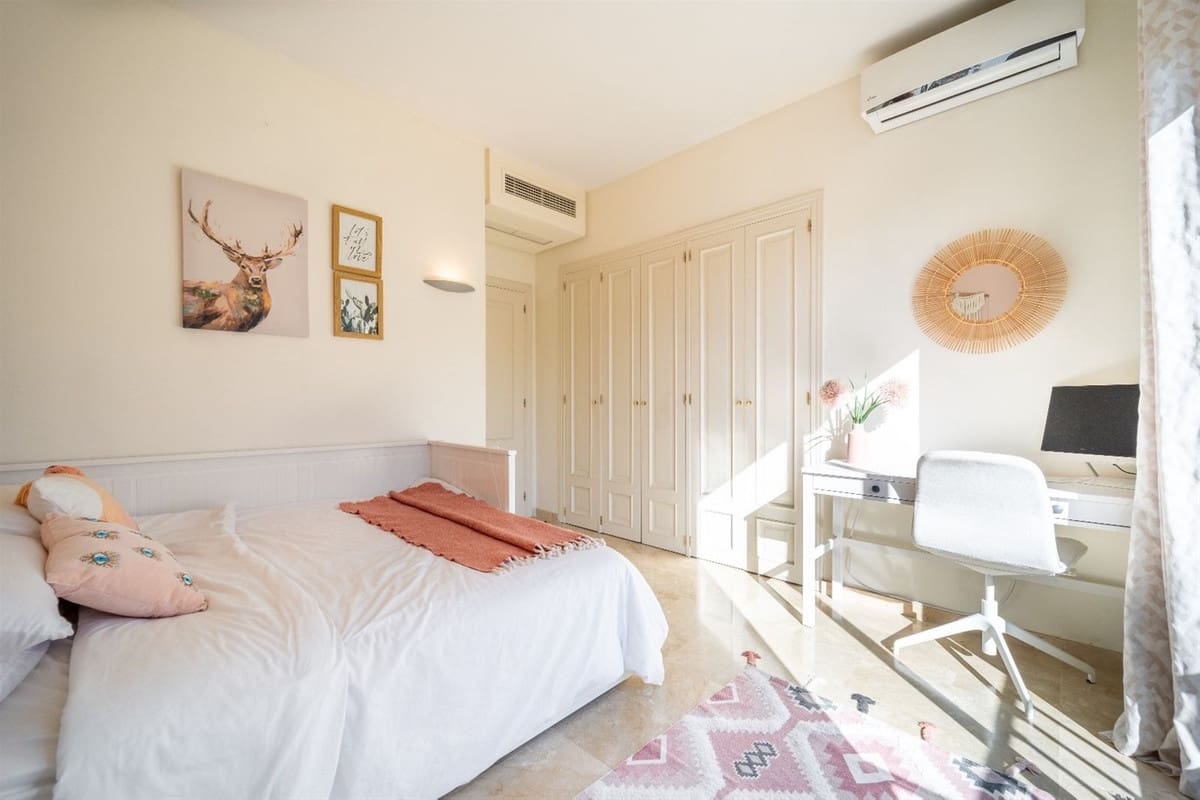 3 soverom Leilighet til salgs i La Quinta med svømmebasseng garasje - € 583 500 (Ref: 8722582)