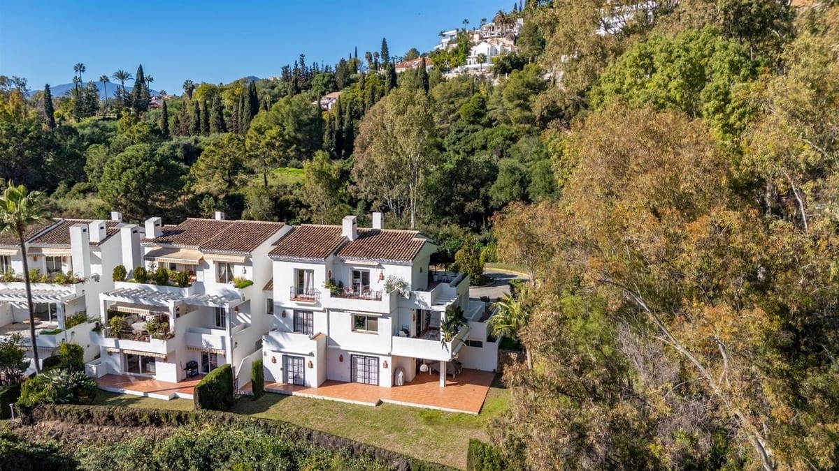 3 soverom Leilighet til salgs i La Quinta med svømmebasseng garasje - € 583 500 (Ref: 8722582)