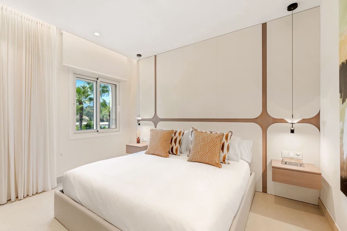 3 bedroom Penthouse for sale in New Golden Mile with pool garage - € 2,695,000 (Ref: 8723122)