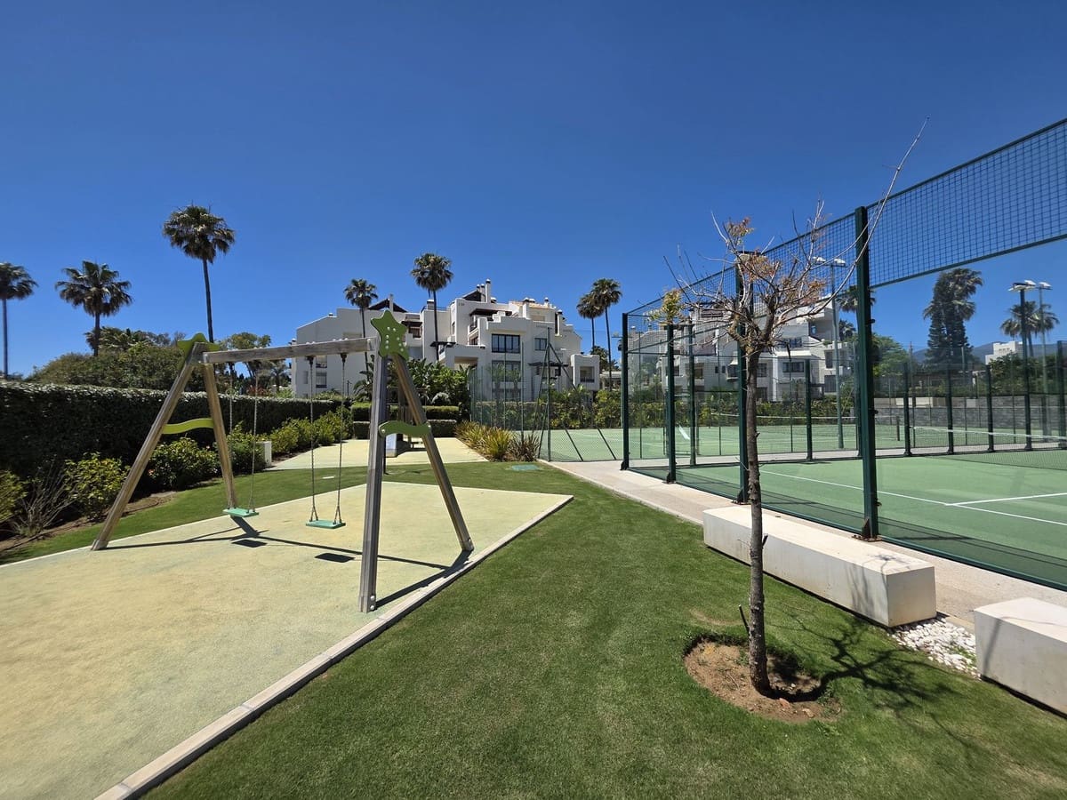 4 chambre Maison de Ville à vendre à Estepona avec piscine garage - 3 400 000 € (Ref: 8790241)