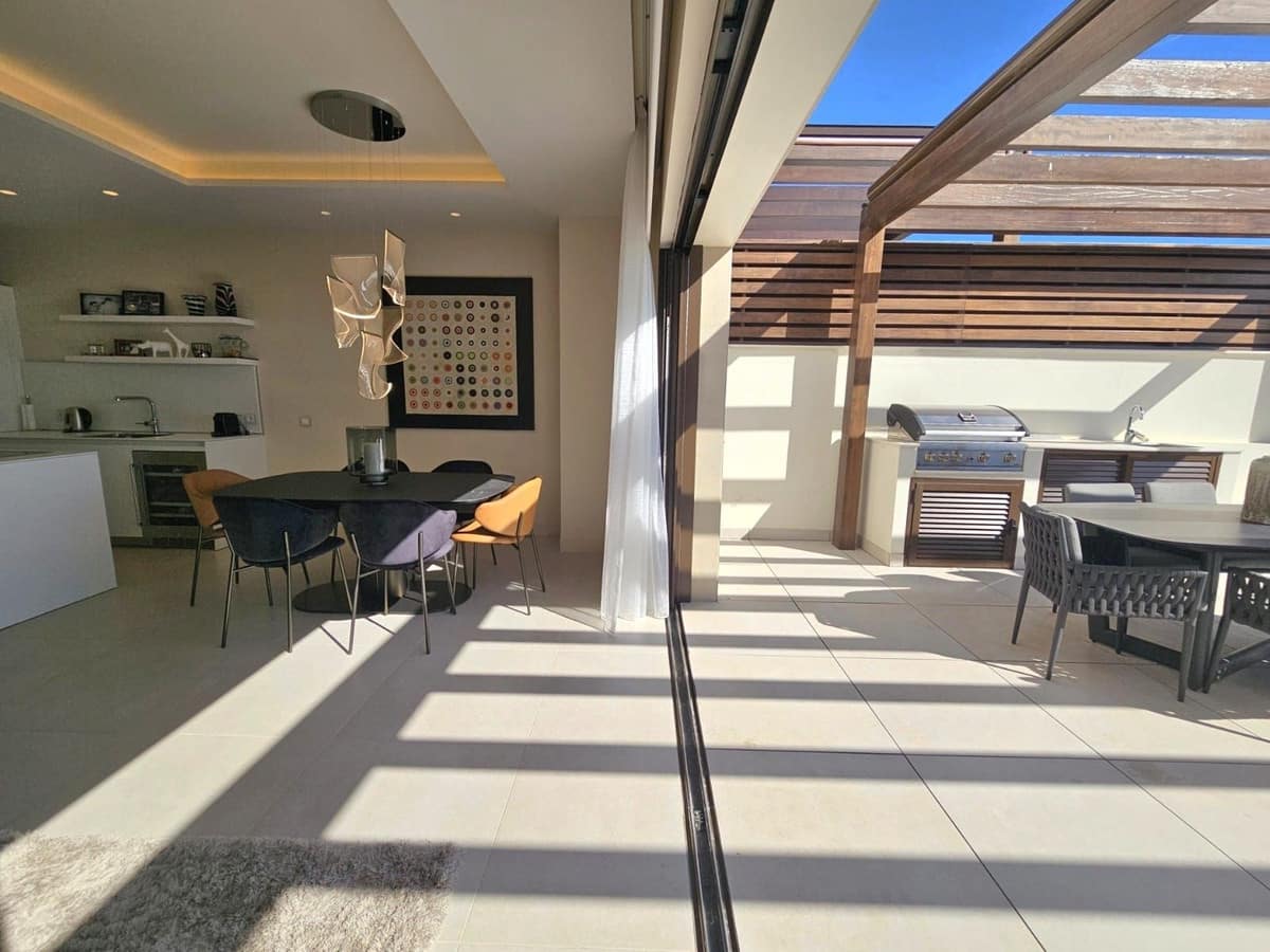 4 bedroom Townhouse for sale in Estepona with pool garage - € 3,400,000 (Ref: 8790241)