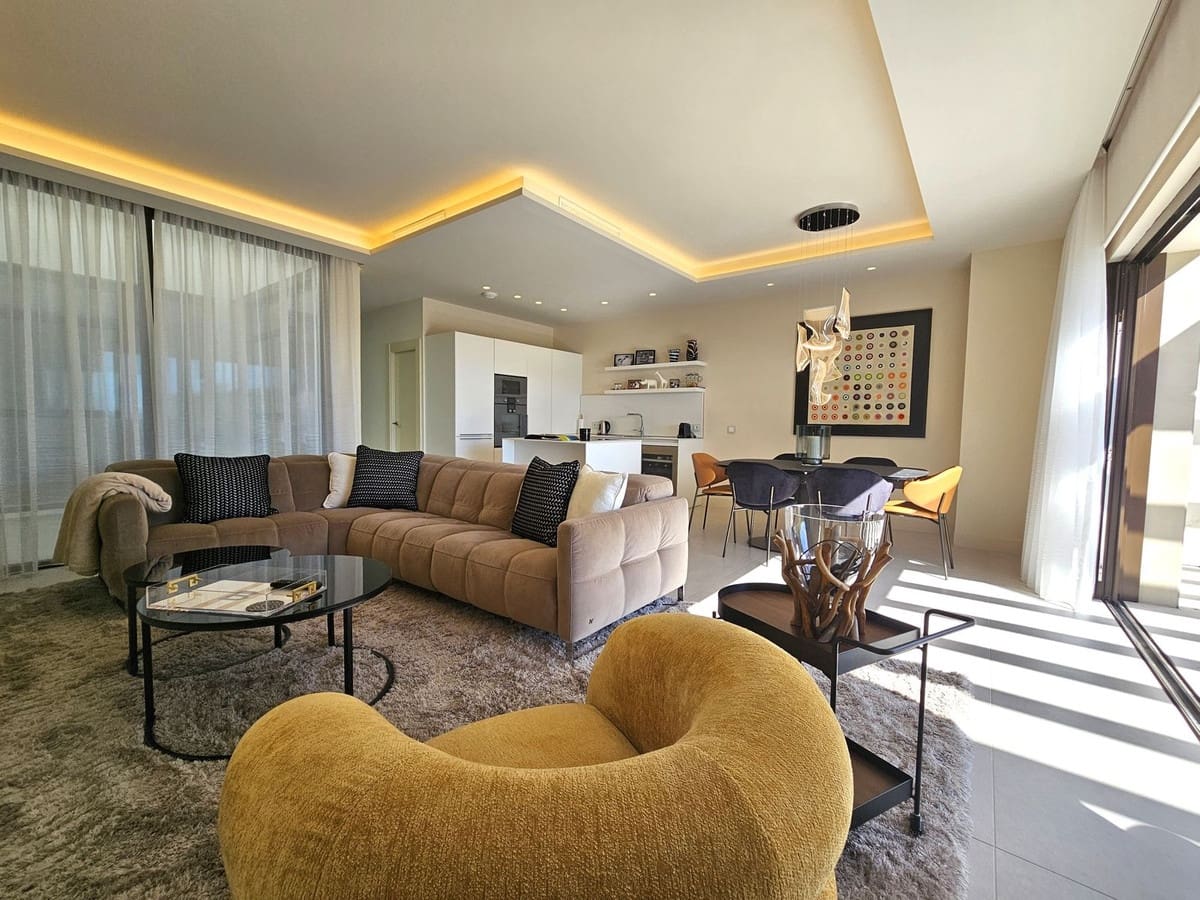 4 bedroom Townhouse for sale in Estepona with pool garage - € 3,400,000 (Ref: 8790241)
