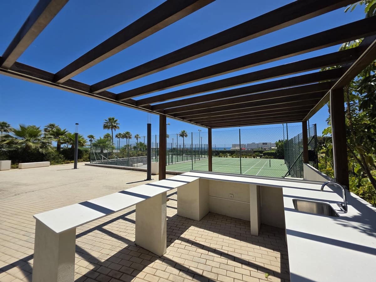 4 bedroom Townhouse for sale in Estepona with pool garage - € 3,400,000 (Ref: 8790241)