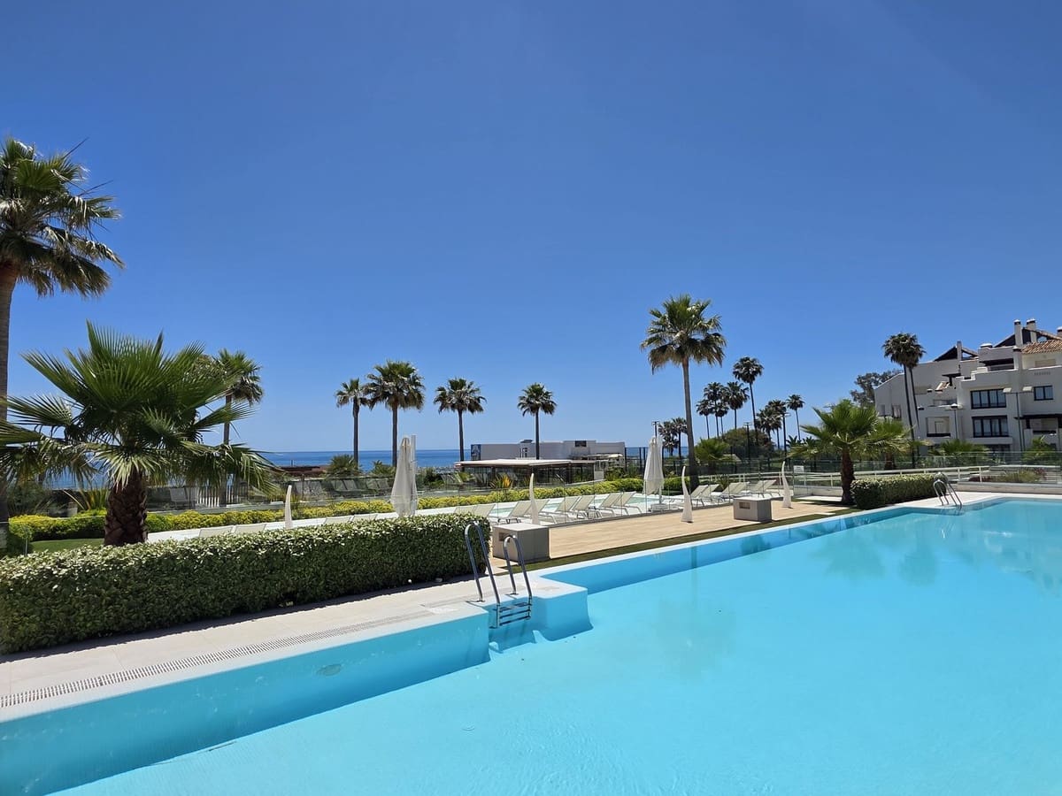 4 bedroom Townhouse for sale in Estepona with pool garage - € 3,400,000 (Ref: 8790241)
