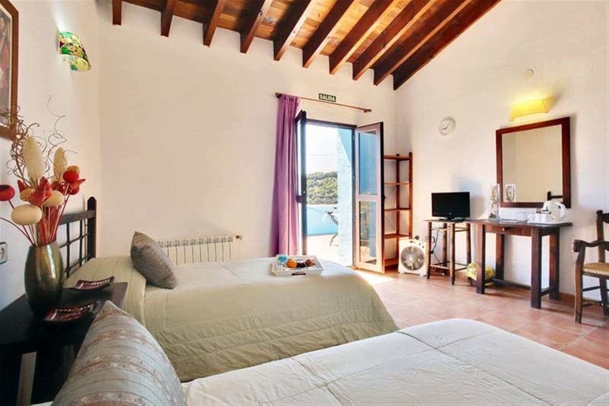 8 quarto Hotel para venda em Juzcar com piscina - 497 000 € (Ref: 8813424)