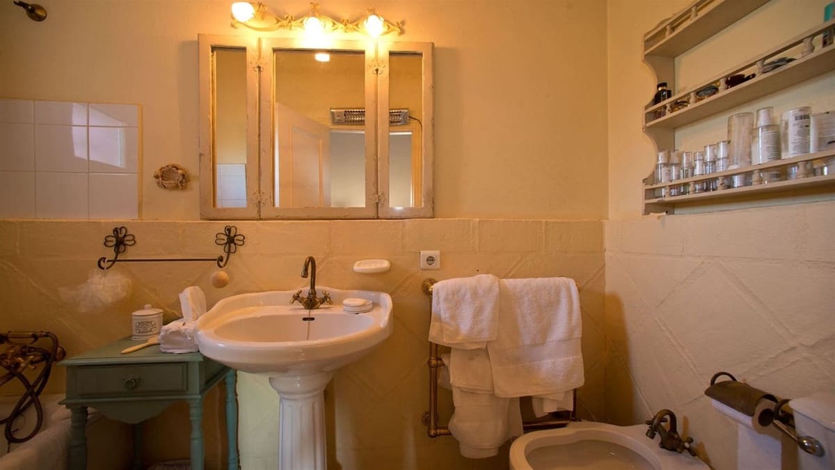 3 slaapkamer Finca/Landhuis te koop in Estepona met garage - € 875.000 (Ref: 8813425)