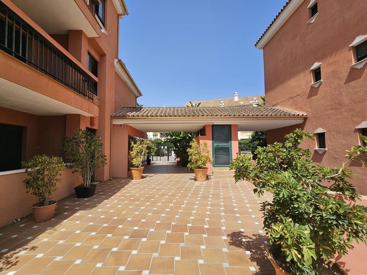 2 chambre Appartement à vendre à Marbesa avec piscine garage - 389 000 € (Ref: 8918824)