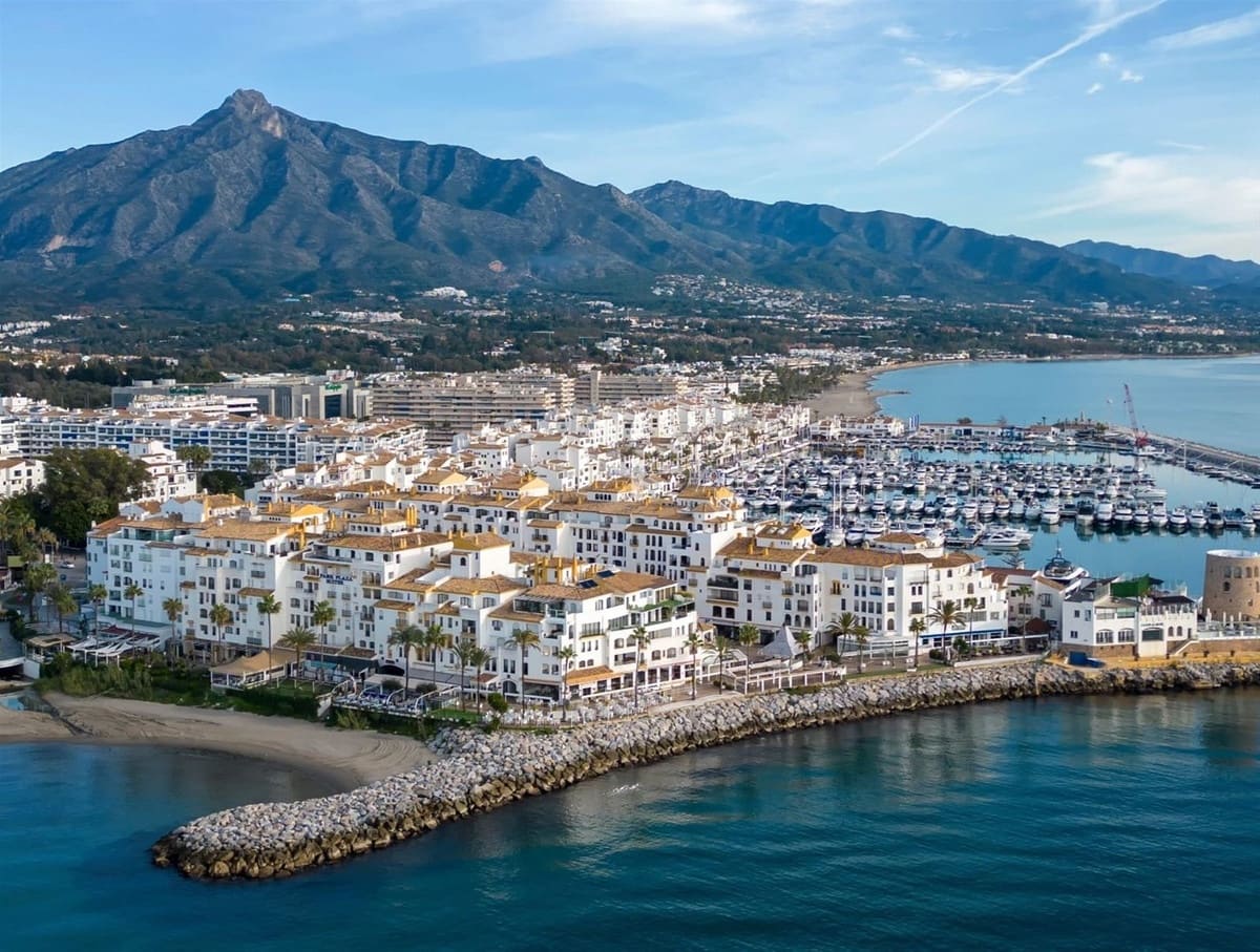 2 soveværelse Lejlighed til salg i Nueva Andalucia med swimmingpool - € 497.500 (Ref: 8936329)