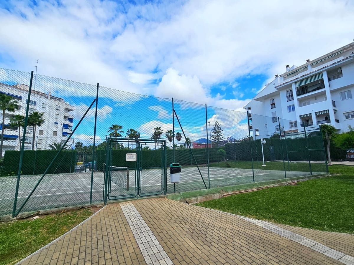 3 soveværelse Penthouse til salg i Nueva Andalucia med swimmingpool garage - € 330.000 (Ref: 8967791)