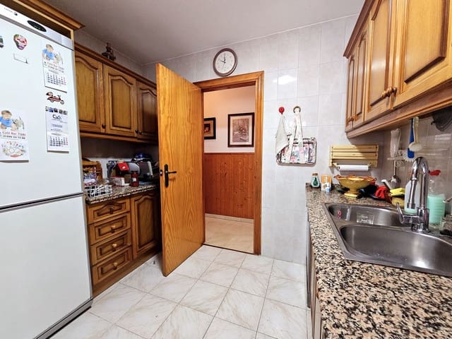 3 slaapkamer Penthouse te koop in Nueva Andalucia, Marbella met zwembad garage - € 330.000 (Ref: 8967791)