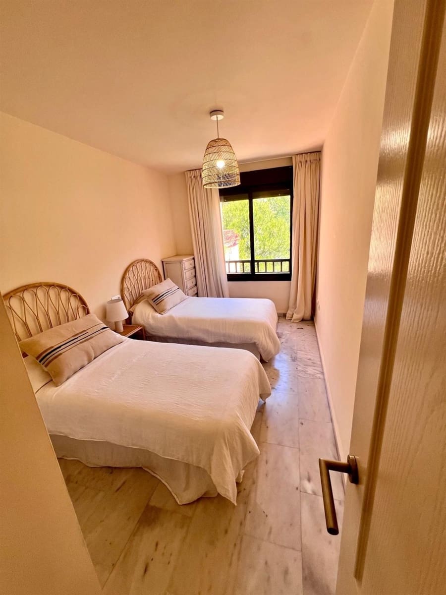 3 slaapkamer Appartement te koop in Golden Mile met zwembad garage - € 859.000 (Ref: 9025035)