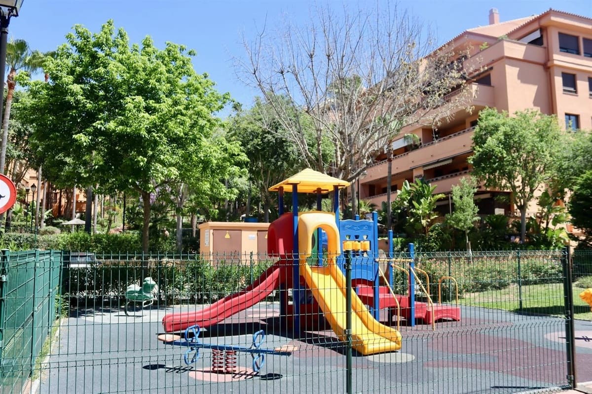 3 slaapkamer Appartement te koop in Golden Mile met zwembad garage - € 859.000 (Ref: 9025035)