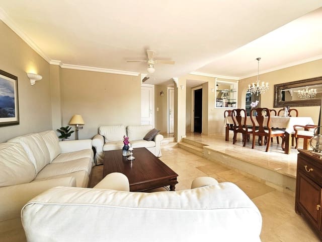 3 makuuhuone Omakotitalo myytävänä paikassa Selwo, Estepona mukana uima-altaan - 399 000 € (Ref: 9057888)