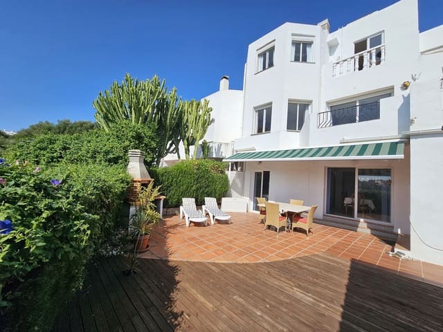 3 makuuhuone Omakotitalo myytävänä paikassa Selwo, Estepona mukana uima-altaan - 399 000 € (Ref: 9057888)