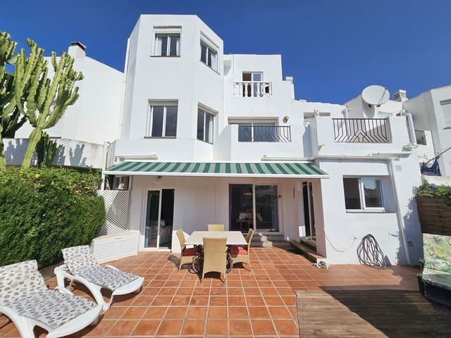 3 makuuhuone Omakotitalo myytävänä paikassa Selwo, Estepona mukana uima-altaan - 399 000 € (Ref: 9057888)