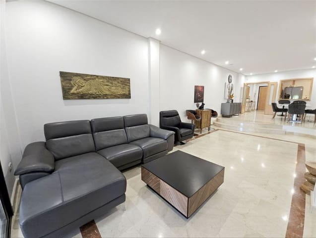 3 sovrum Lägenhet till salu i Puerto Banus, Marbella med pool garage - 795 000 € (Ref: 9058701)