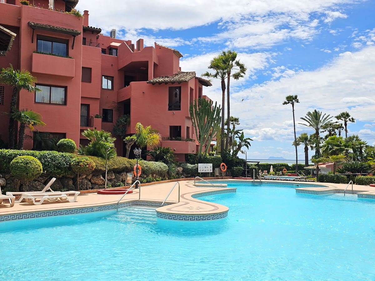 3 sypialnia Apartament na sprzedaż w New Golden Mile z basenem garażem - 2 350 000 € (Ref: 9072830)