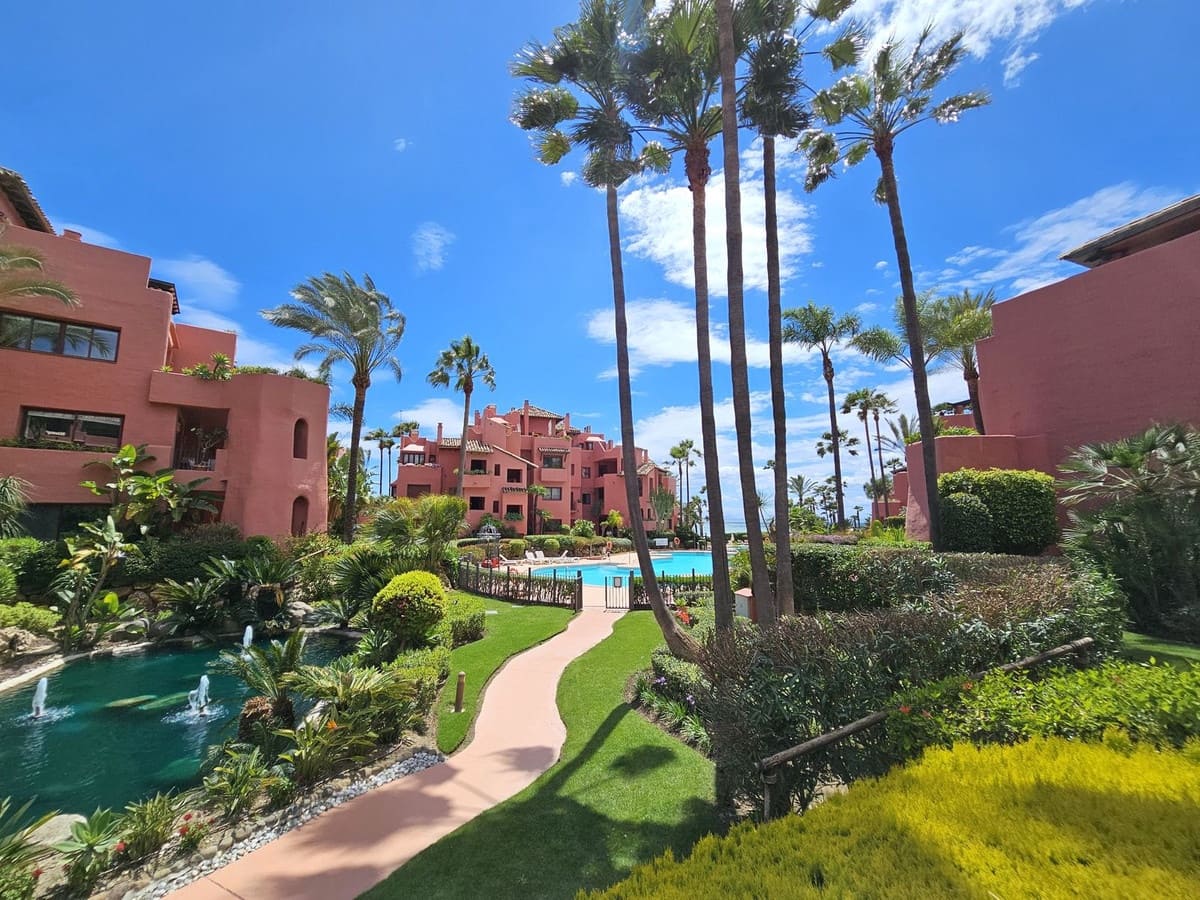 3 sypialnia Apartament na sprzedaż w New Golden Mile z basenem garażem - 2 350 000 € (Ref: 9072830)