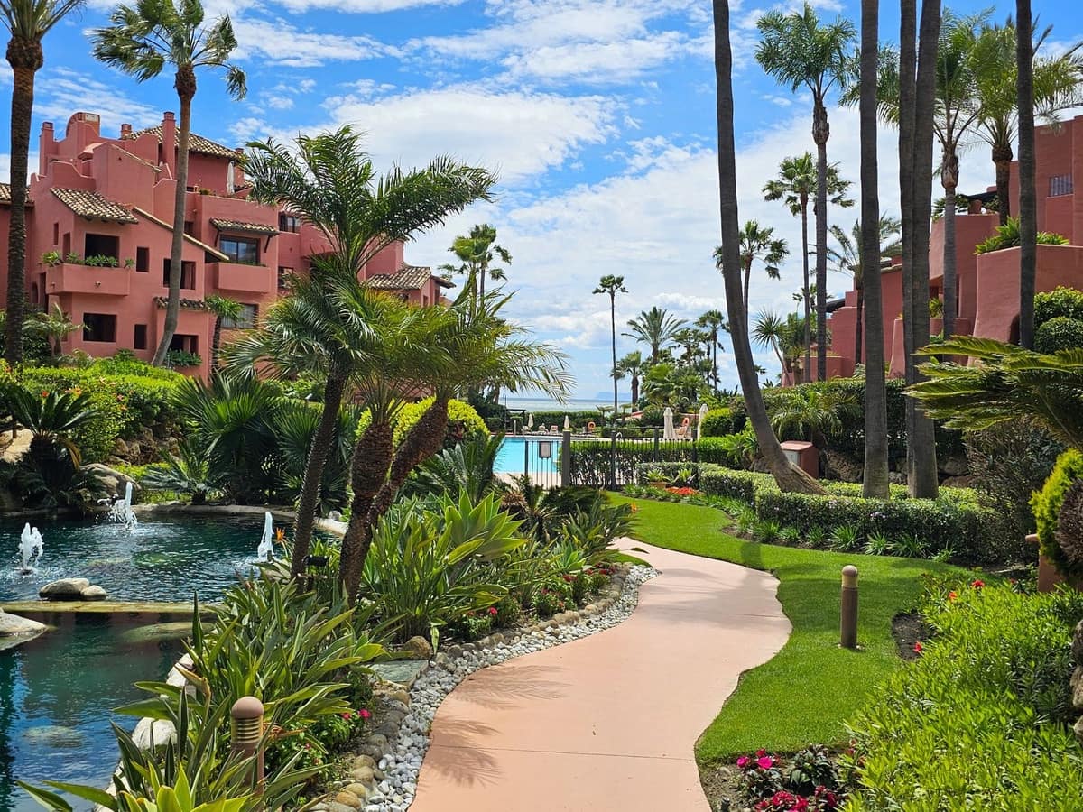 3 sypialnia Apartament na sprzedaż w New Golden Mile z basenem garażem - 2 350 000 € (Ref: 9072830)