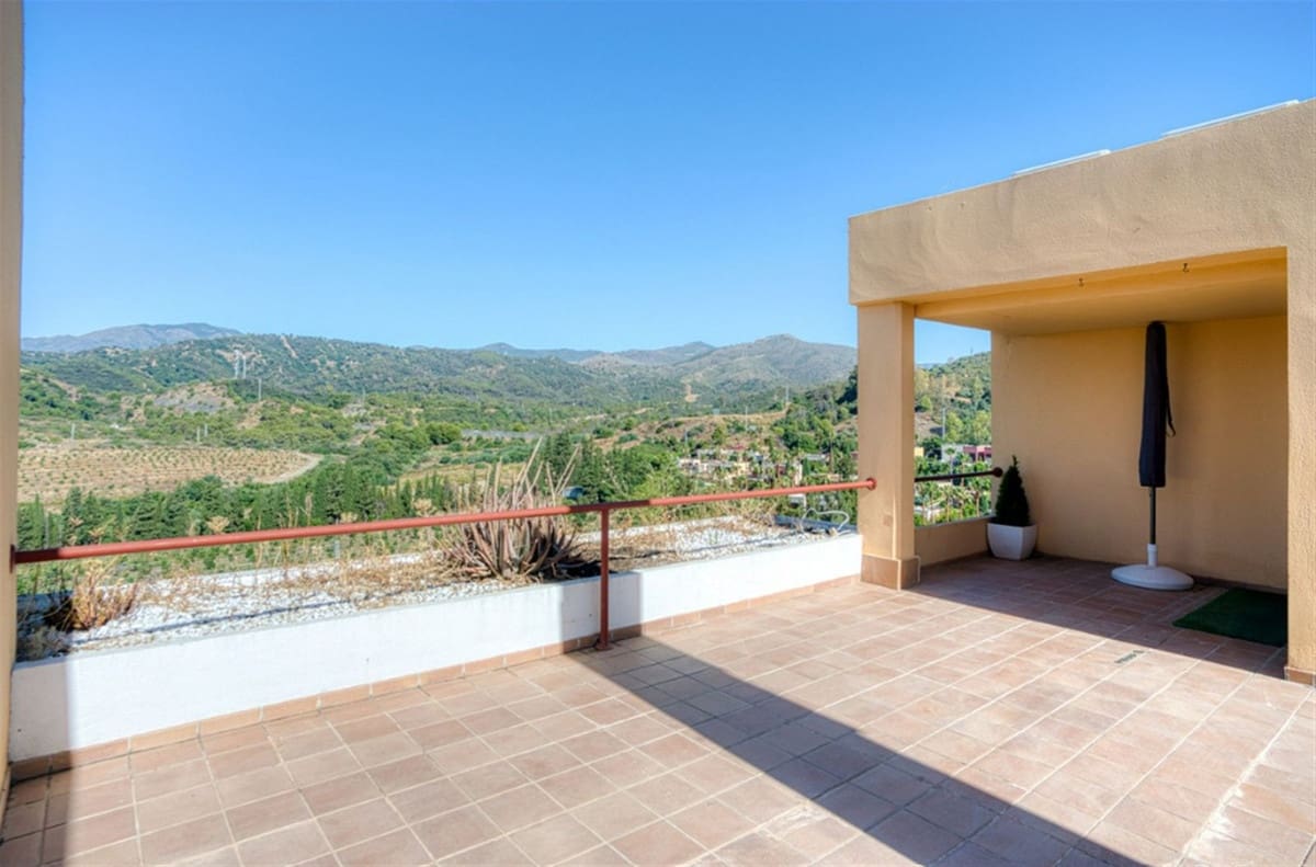 3 sovrum Lägenhet till salu i Benahavis med pool garage - 430 000 € (Ref: 9097415)