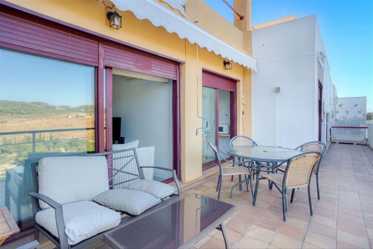 3 sovrum Lägenhet till salu i Benahavis med pool garage - 430 000 € (Ref: 9097415)