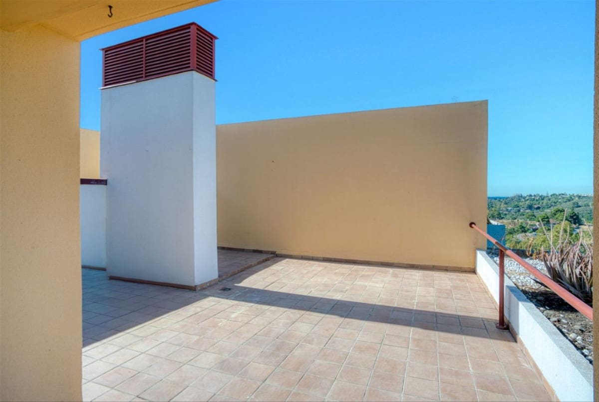 3 sovrum Lägenhet till salu i Benahavis med pool garage - 430 000 € (Ref: 9097415)