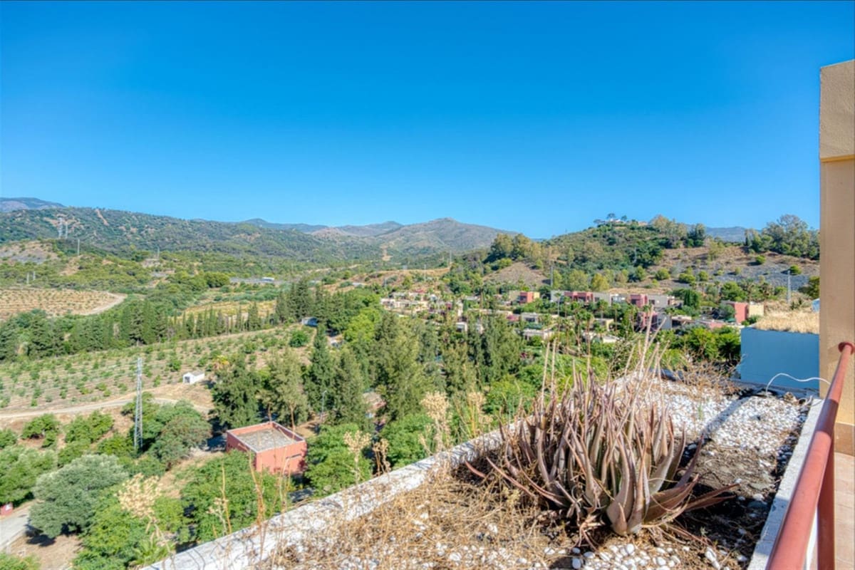 3 sovrum Lägenhet till salu i Benahavis med pool garage - 430 000 € (Ref: 9097415)