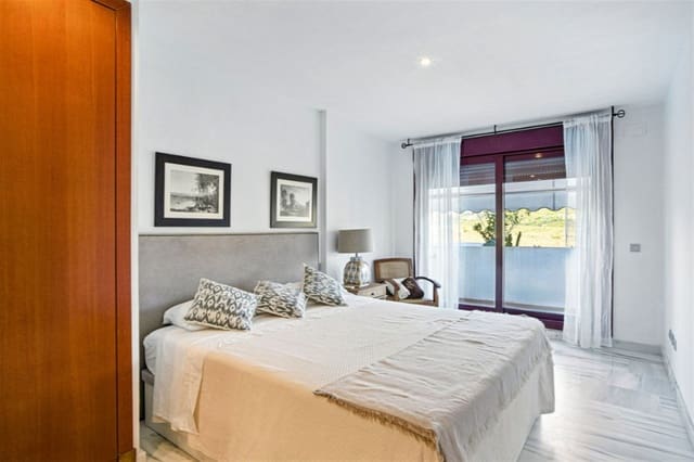 3 chambre Appartement à vendre à Benahavís avec piscine garage - 445 000 € (Ref: 9097415)