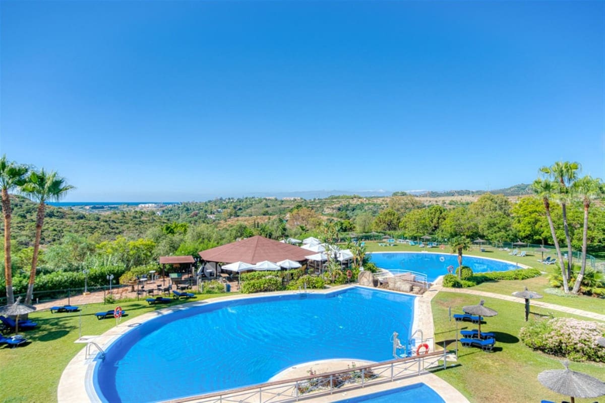 3 soveværelse Lejlighed til salg i Benahavis med swimmingpool garage - € 430.000 (Ref: 9097415)