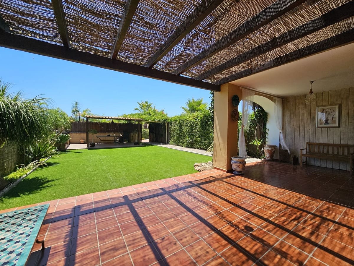 2 soveværelse Lejlighed til salg i New Golden Mile med swimmingpool garage - € 349.000 (Ref: 9100308)