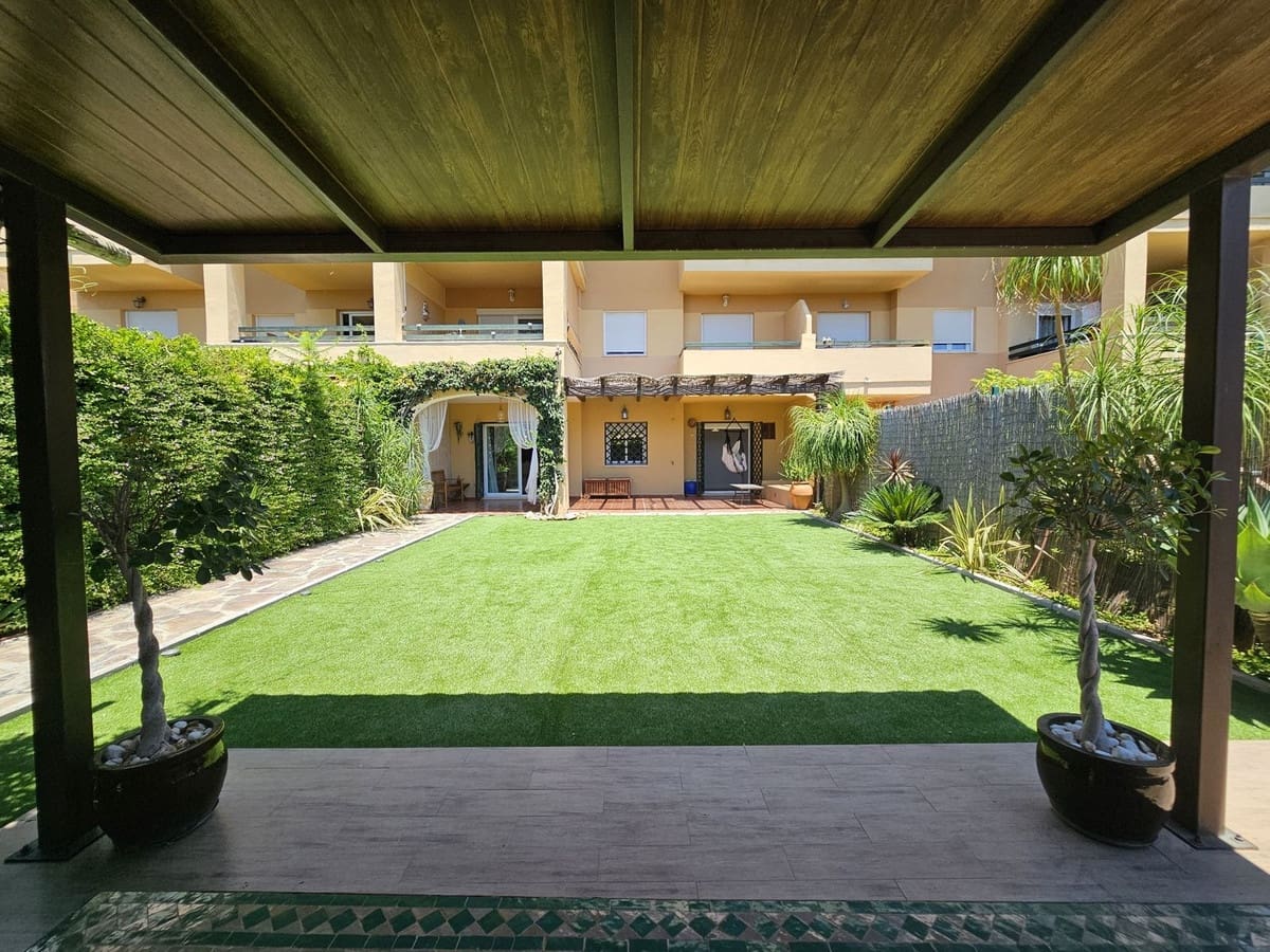 2 soveværelse Lejlighed til salg i New Golden Mile med swimmingpool garage - € 349.000 (Ref: 9100308)