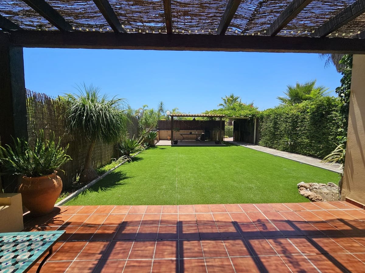 2 soveværelse Lejlighed til salg i New Golden Mile med swimmingpool garage - € 349.000 (Ref: 9100308)