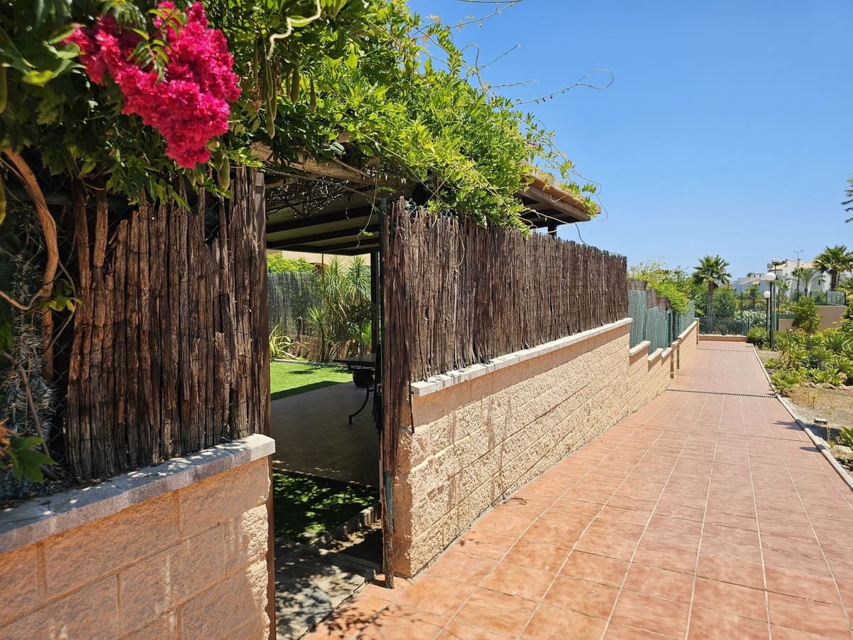 2 soveværelse Lejlighed til salg i New Golden Mile med swimmingpool garage - € 349.000 (Ref: 9100308)