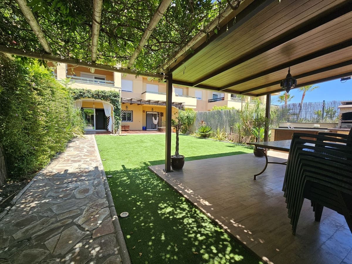 2 soveværelse Lejlighed til salg i New Golden Mile med swimmingpool garage - € 349.000 (Ref: 9100308)