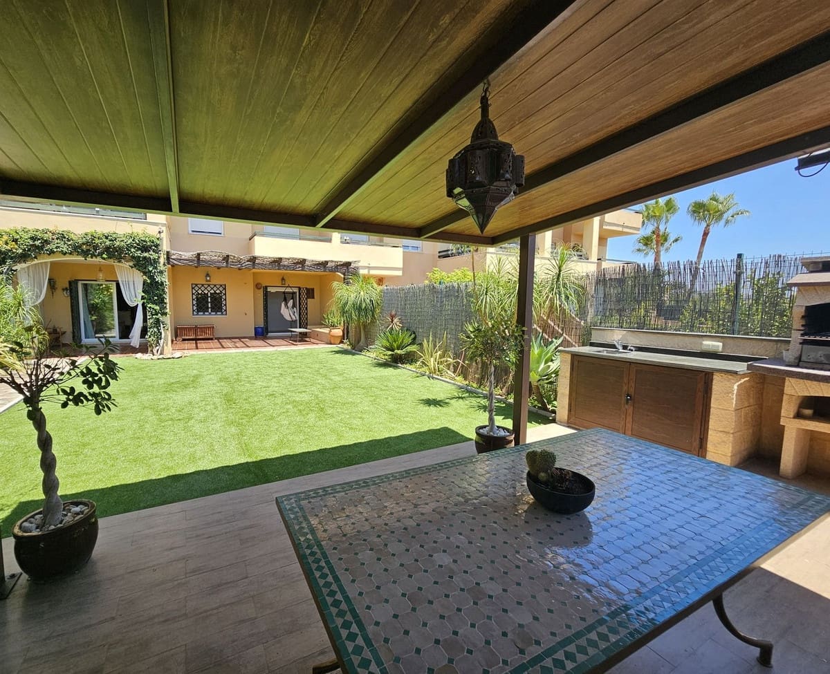 2 soveværelse Lejlighed til salg i New Golden Mile med swimmingpool garage - € 349.000 (Ref: 9100308)