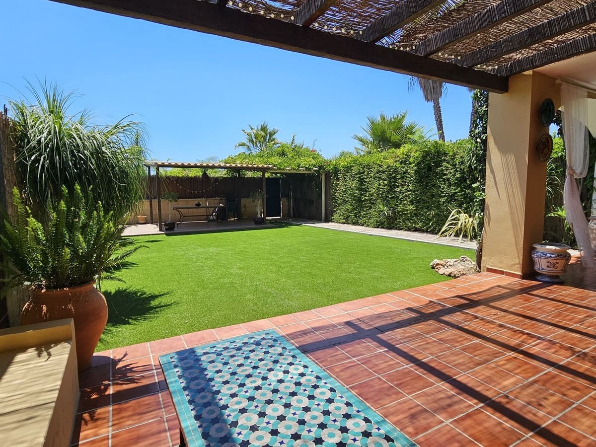 2 soveværelse Lejlighed til salg i New Golden Mile med swimmingpool garage - € 349.000 (Ref: 9100308)