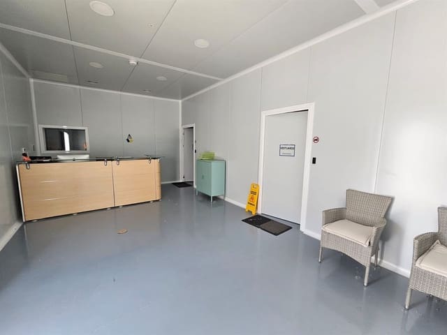 6 slaapkamer Commercieel te koop in Casares met zwembad garage - € 3.200.000 (Ref: 9107966)