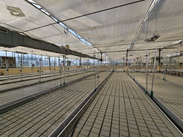 6 slaapkamer Commercieel te koop in Casares met zwembad garage - € 3.200.000 (Ref: 9107966)