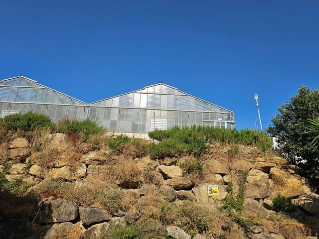 6 slaapkamer Commercieel te koop in Casares met zwembad garage - € 3.200.000 (Ref: 9107966)