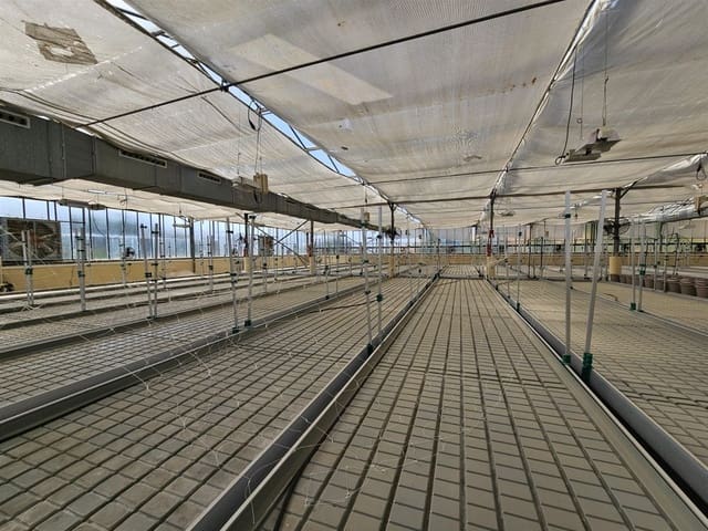 6 slaapkamer Commercieel te koop in Casares met zwembad garage - € 3.200.000 (Ref: 9107966)