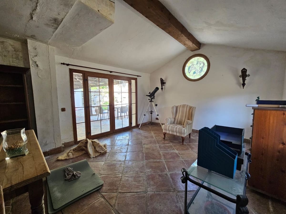 6 chambre Local Commercial à vendre à Casares avec piscine garage - 3 200 000 € (Ref: 9107966)
