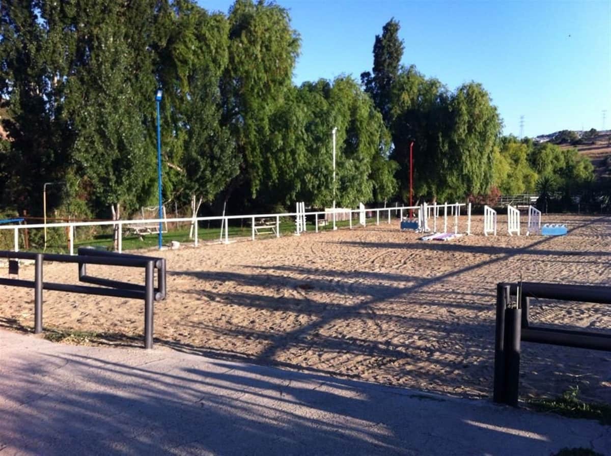 6 chambre Local Commercial à vendre à Casares avec piscine garage - 3 200 000 € (Ref: 9107966)