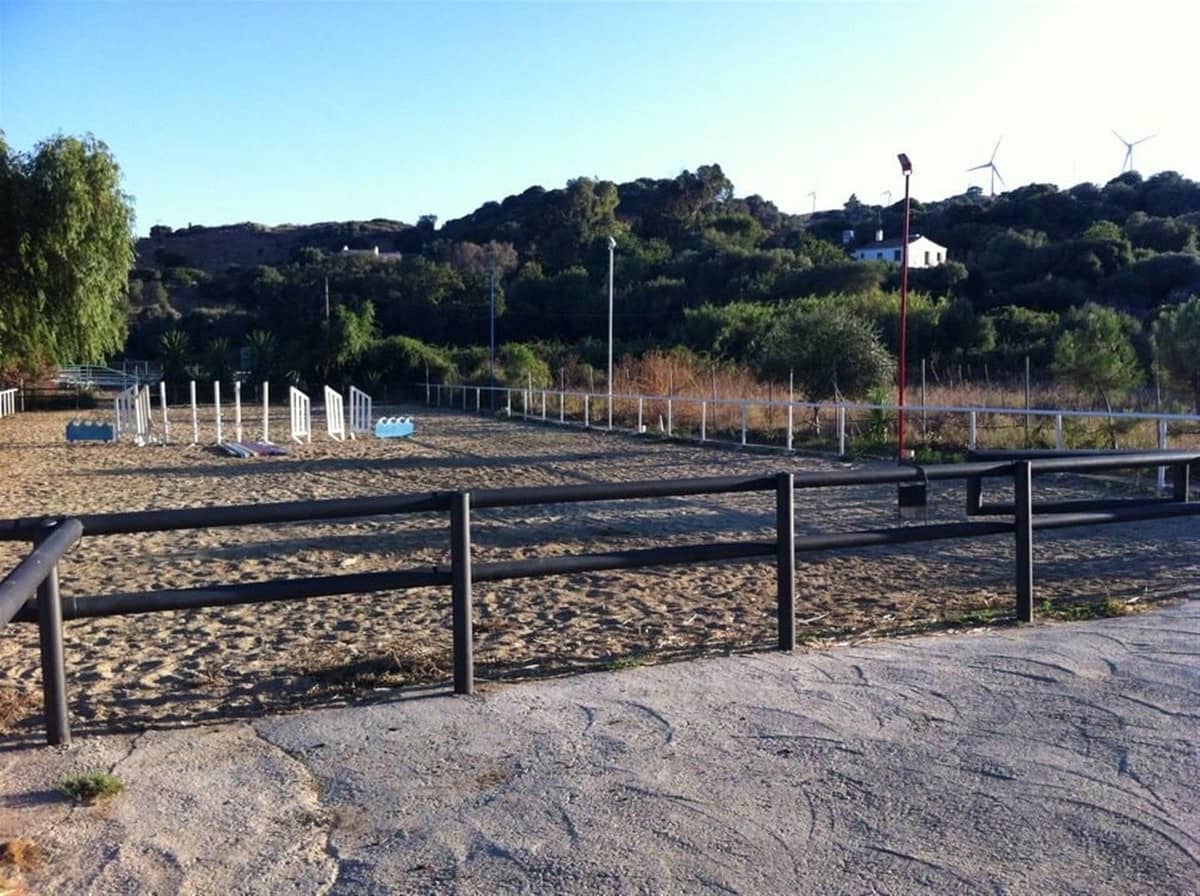 6 chambre Local Commercial à vendre à Casares avec piscine garage - 3 200 000 € (Ref: 9107966)